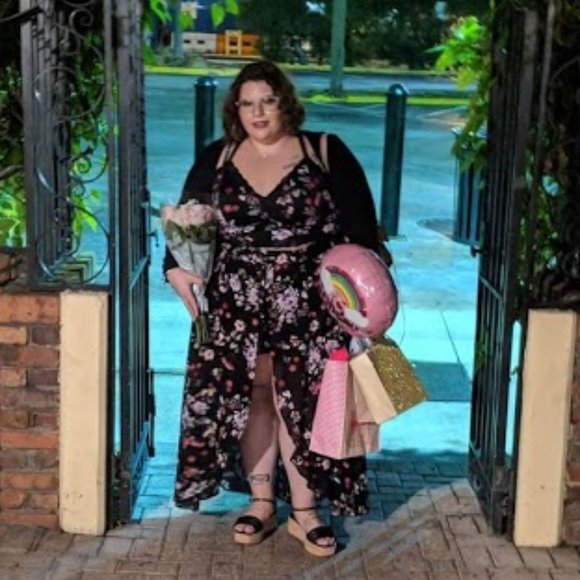 Torrid Black Floral Gauze Overskirt Shorts - Picture 1 of 6